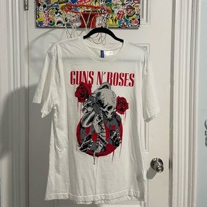 H&M Men’s Guns & Roses Graphic Tee